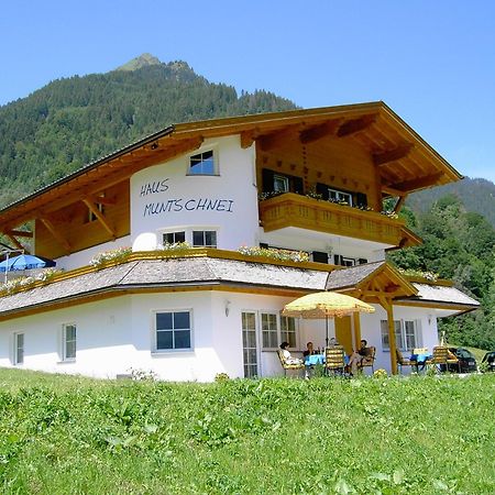 Haus Muntschnei Apartment Sankt Gallenkirch Exterior photo