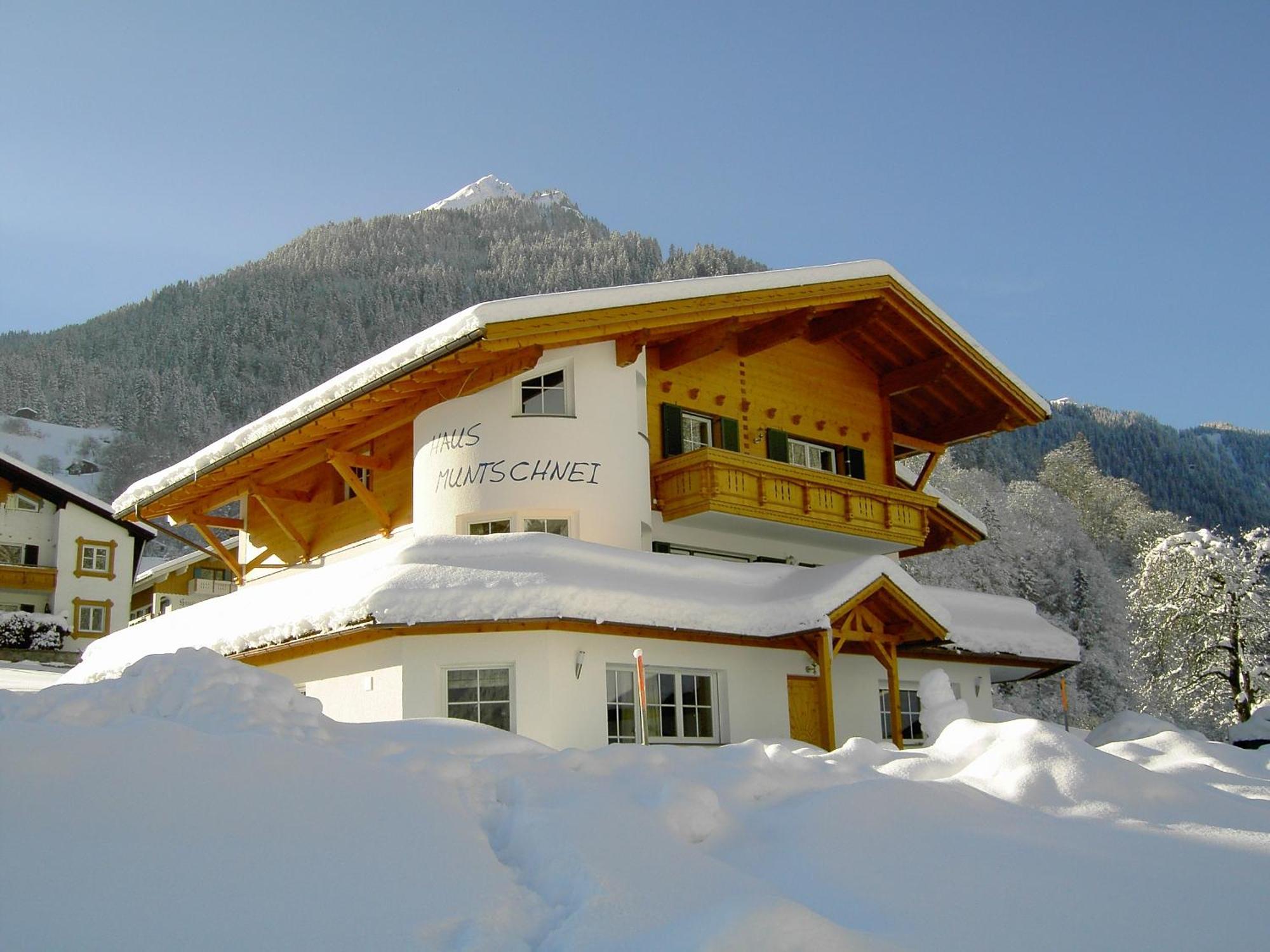 Haus Muntschnei Apartment Sankt Gallenkirch Exterior photo